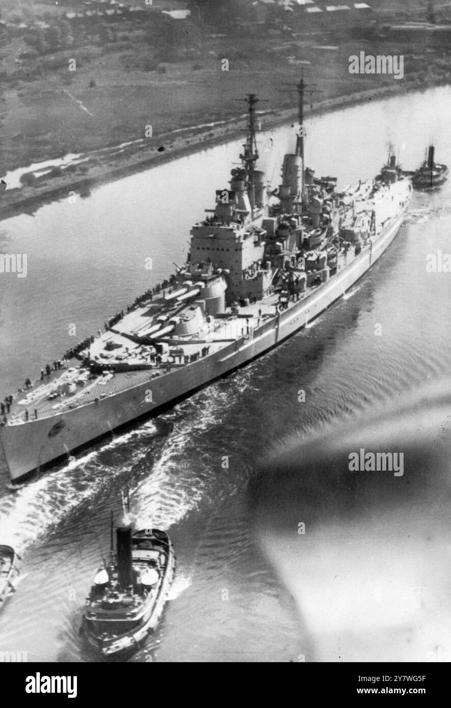 HMS Vanguard sul Clyde maggio 1946 Foto Stock