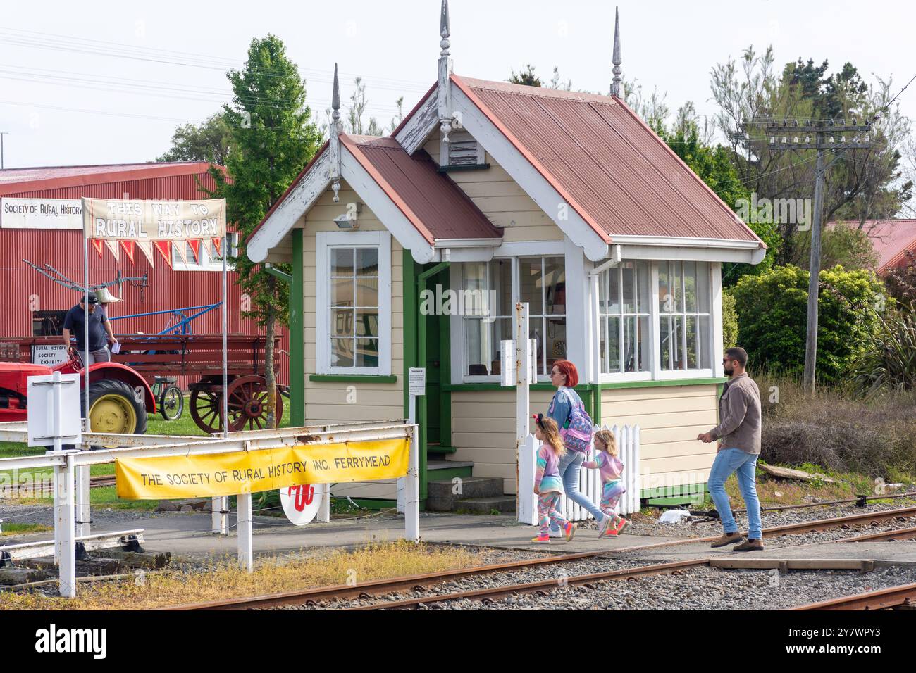 Attraversamento del rifugio Keepers alla stazione ferroviaria di Moorhouse, Ferrymead Heritage Park, Ferrymead, Christchurch (Ōtautahi), Canterbury, nuova Zelanda Foto Stock