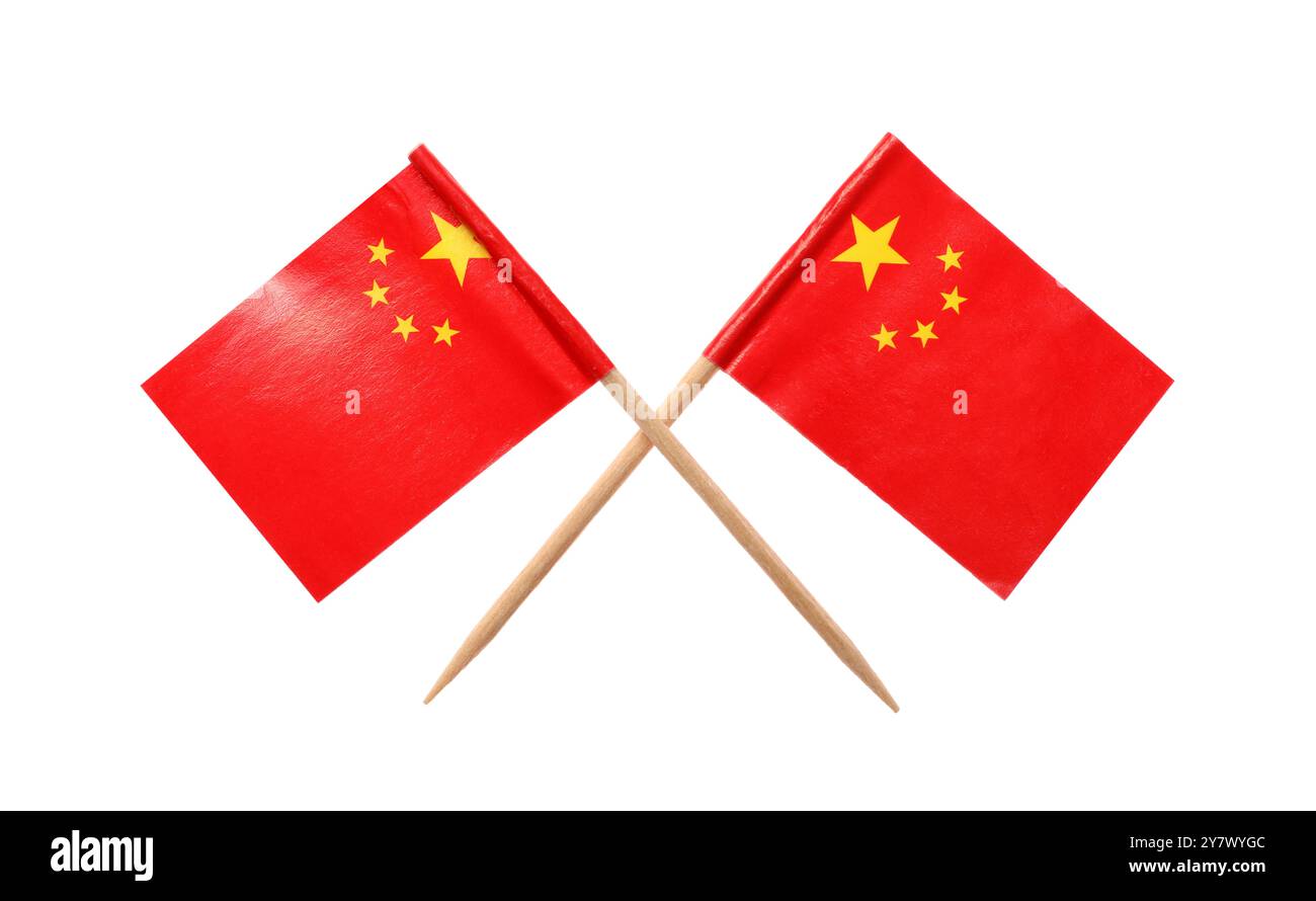 Piccole bandiere di carta della Cina isolate su bianco Foto Stock