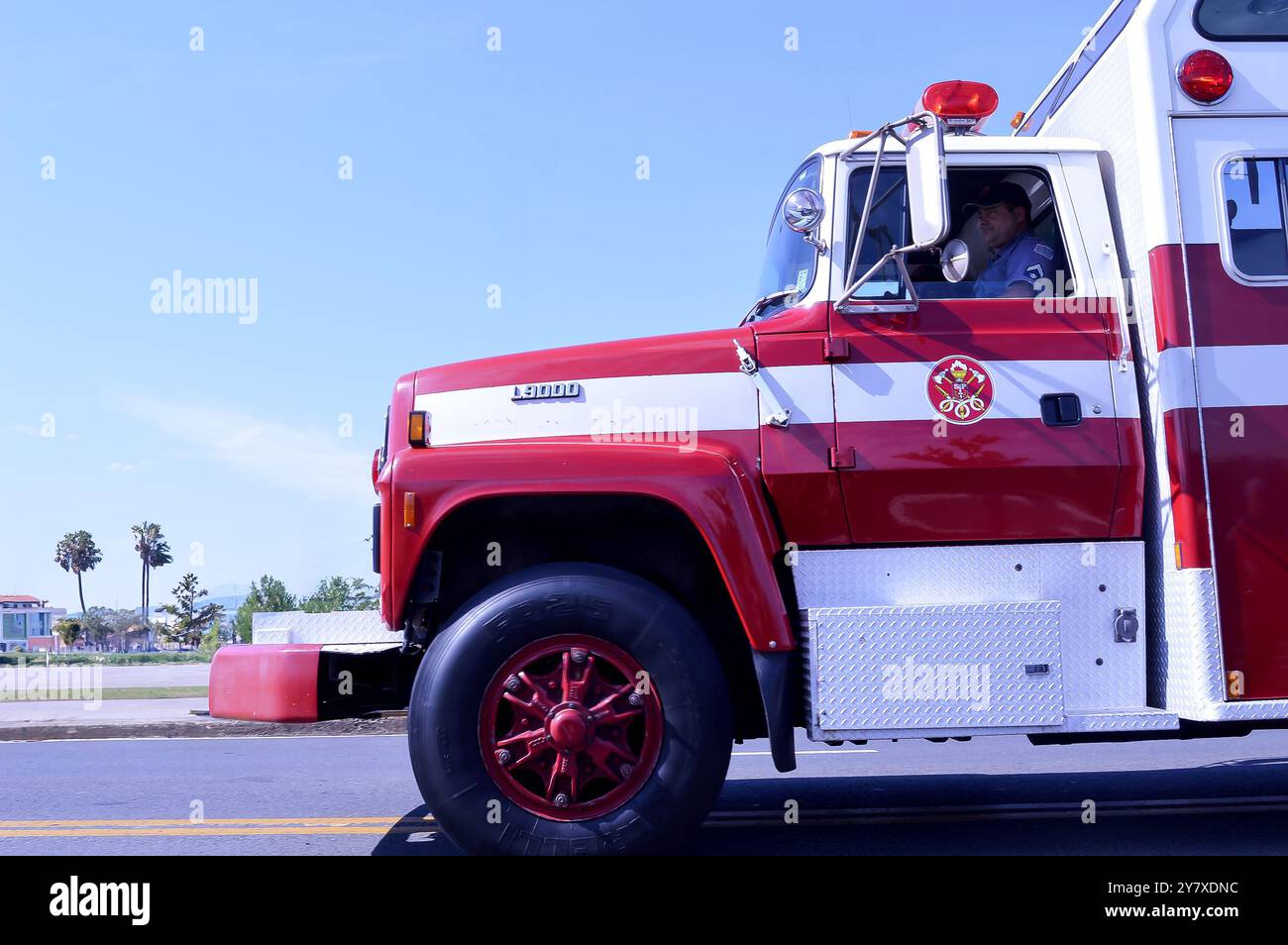 Vista laterale della cabina di un autocarro antincendio Foto Stock