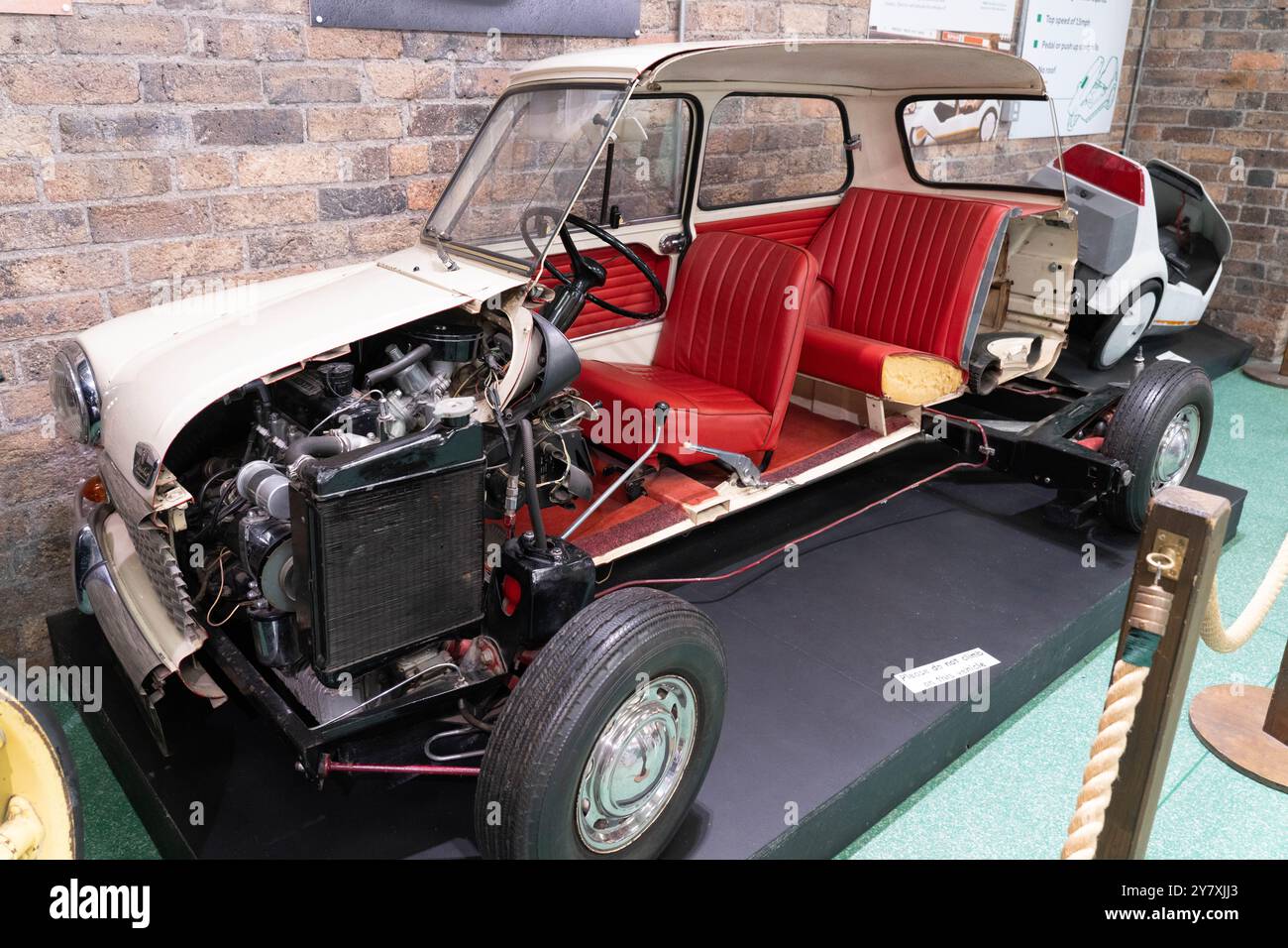 A CUT Away Mini nel Coalbrookdale Museum, Shropshire, Inghilterra. Nella foto di luglio 2024. Foto Stock