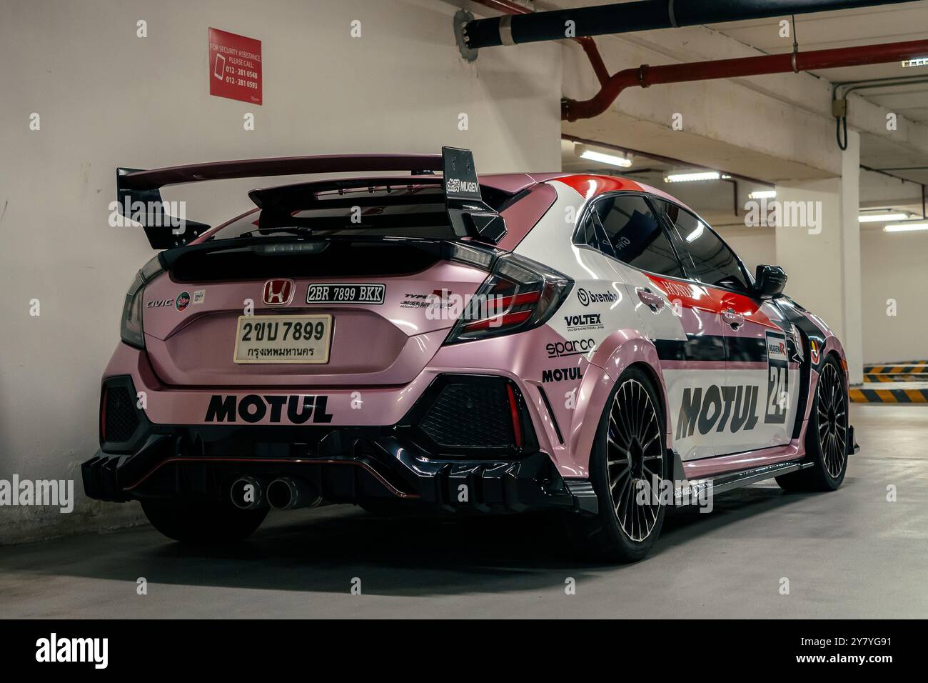 Retro Havoc è un evento annuale che celebra le auto d'epoca e d'epoca. Sul display viene visualizzata la Honda Civic Type R. Foto Stock