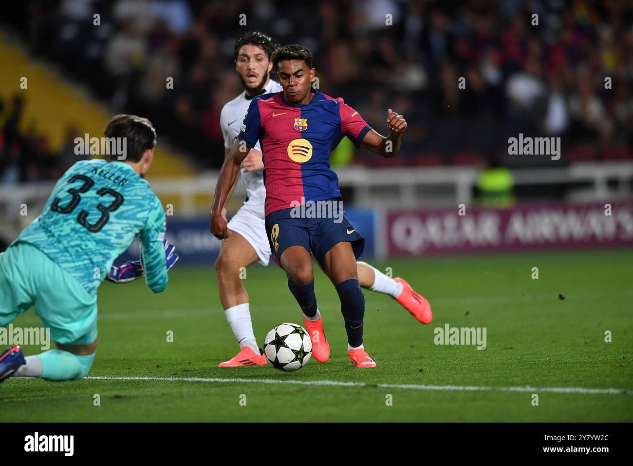 Barcellona, ESP. 1 ottobre 2024. FC BARCELONA vs BSC Young Boys 01 ottobre 2024 Lamine Yamal (19) del FC Barcelona durante la fase MD4 della UEFA Champions League 2024/25 League tra FC Barcelona e BSC Young Boys allo Stadio Olimpico Lluis Companys di Montjuic a Barcellona, Spagna. Crediti: Rosdemora/Alamy Live News Foto Stock