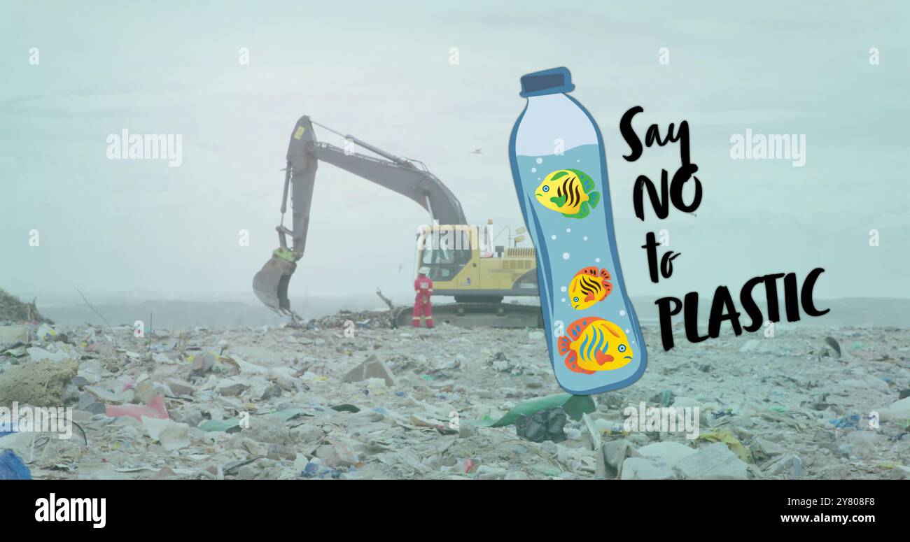Immagine di dire no al testo di plastica e bottiglia con pesce sopra i rifiuti in discarica Foto Stock