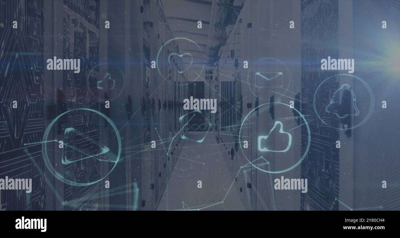 Immagine di icone ed elaborazione dei dati digitali su server informatici Foto Stock