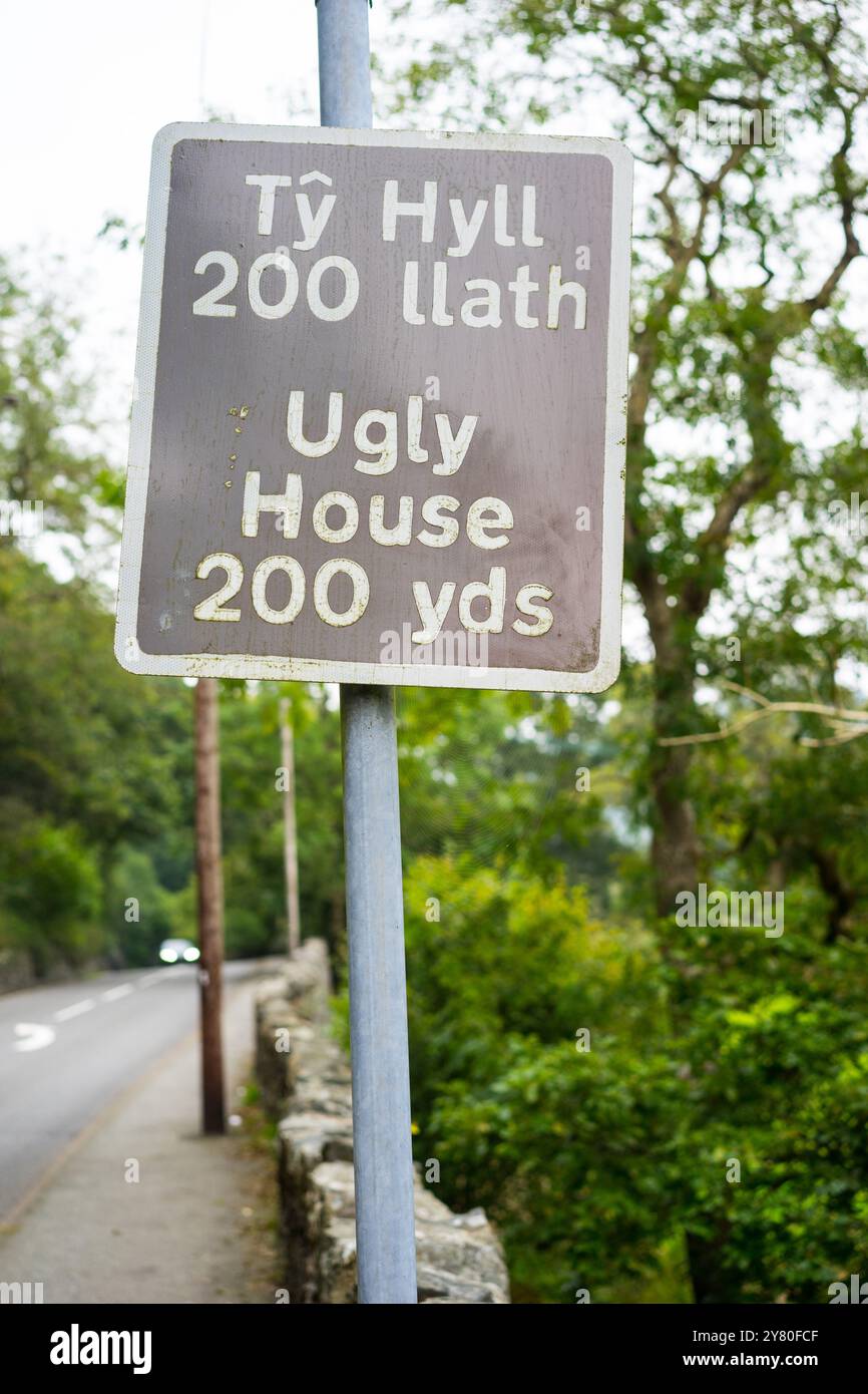 Ty Hyll, The Ugly House, Sign, Capul Curig, Galles del Nord, Regno Unito. Foto Stock