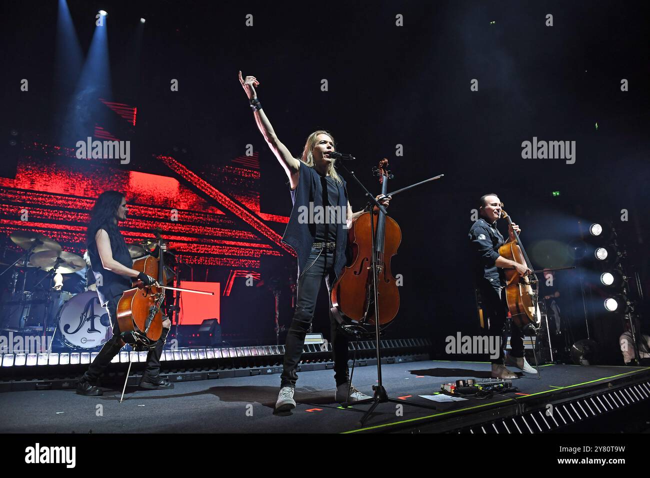 REGNO UNITO. 30 settembre 2024. LONDRA, INGHILTERRA - SETTEMBRE 30: Perttu Kivilaakso, Eicca Toppinen e Paavo Lötjönen di Apocalyptica che si esibiscono alla Royal Albert Hall il 30 settembre 2024 a Londra, Inghilterra. CAP/Mar © Mar/Capital Pictures credito: Capital Pictures/Alamy Live News Foto Stock