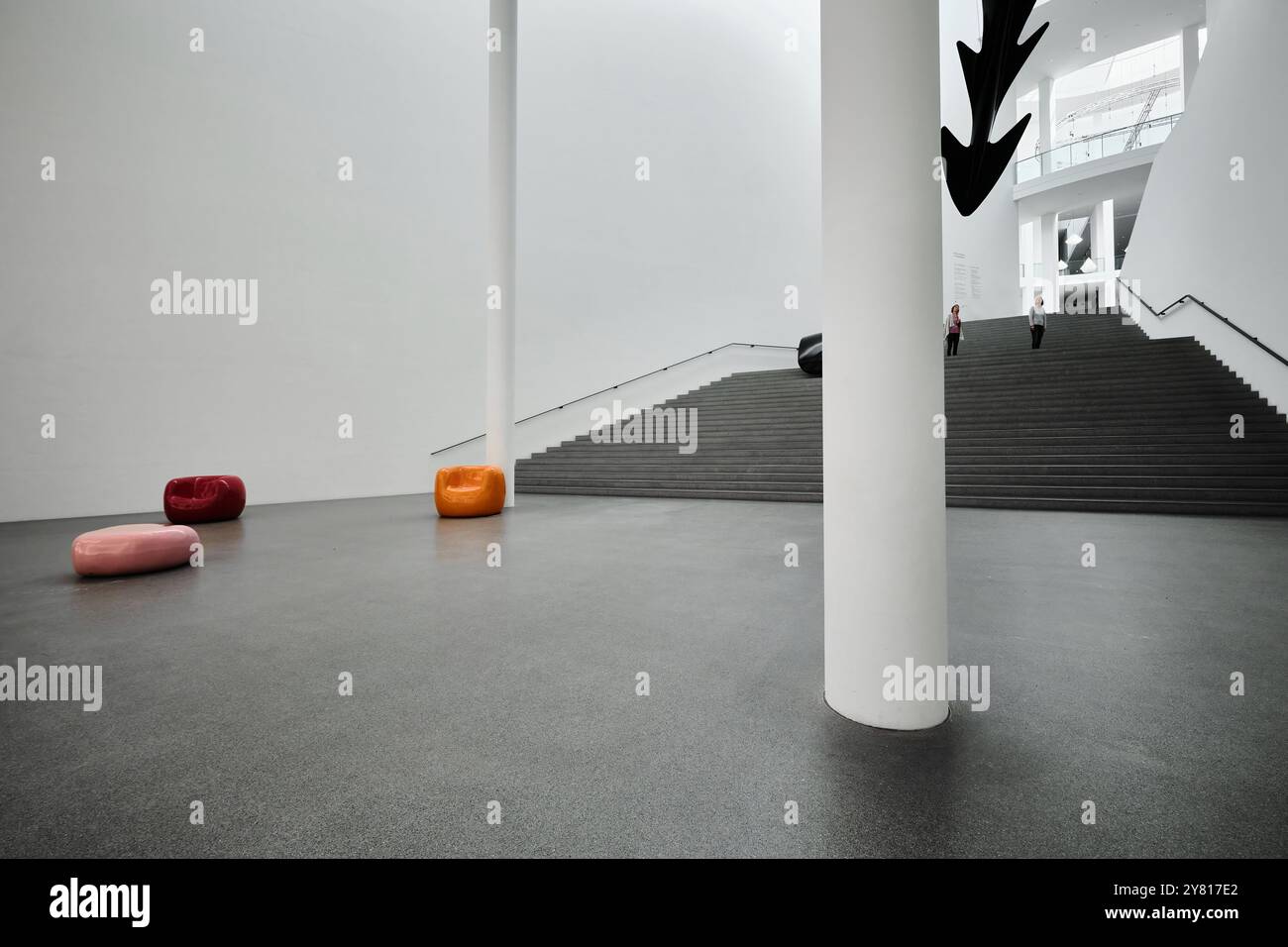 Monaco di Baviera, Germania - 17 aprile 2024: Interno della Pinakothek der moderne, museo d'arte moderna Foto Stock