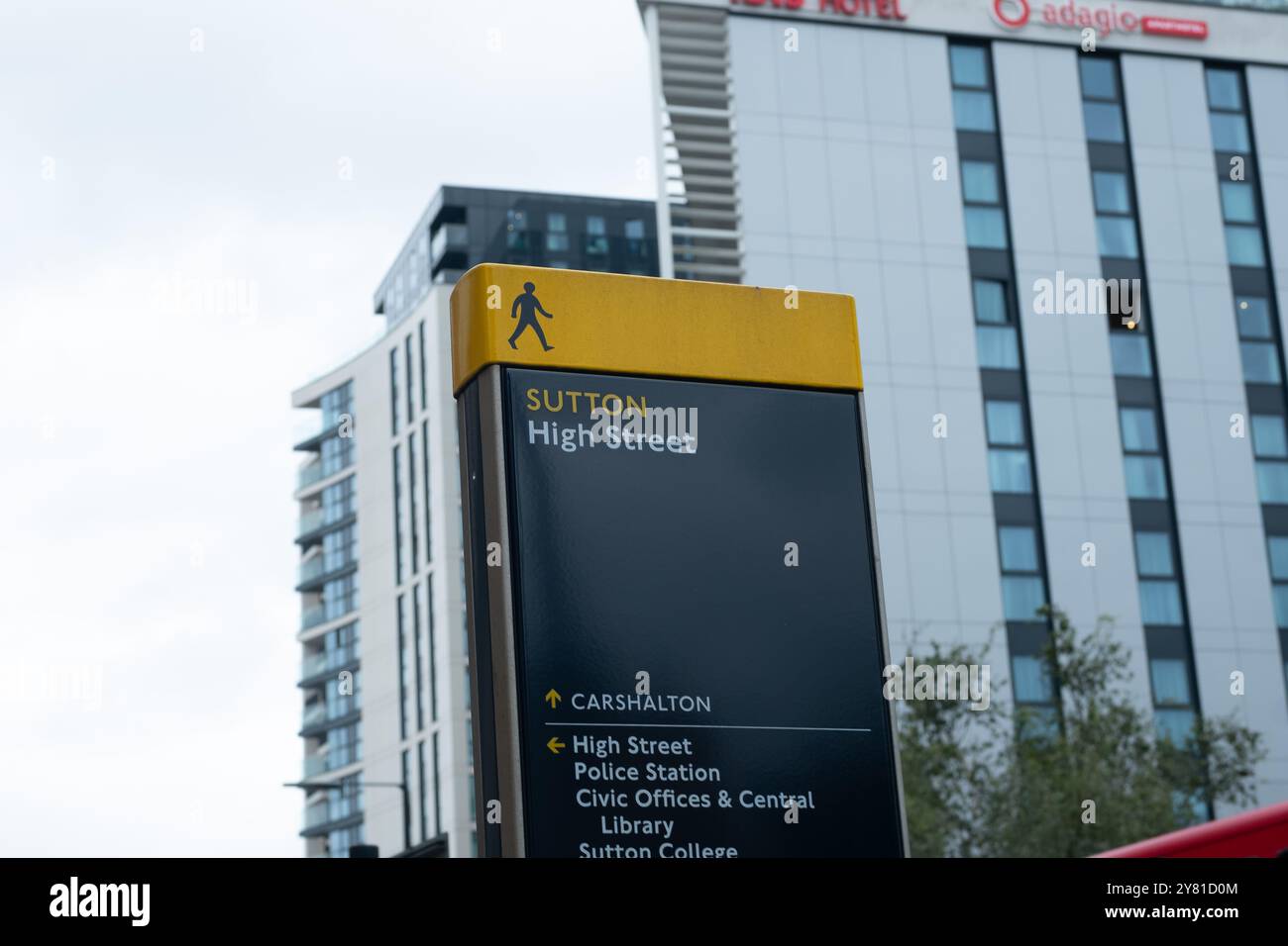 SUTTON, LONDRA - 10 SETTEMBRE 2024: Sutton High Street. Città nel sud di Londra e sede amministrativa del Borough of Sutton Foto Stock