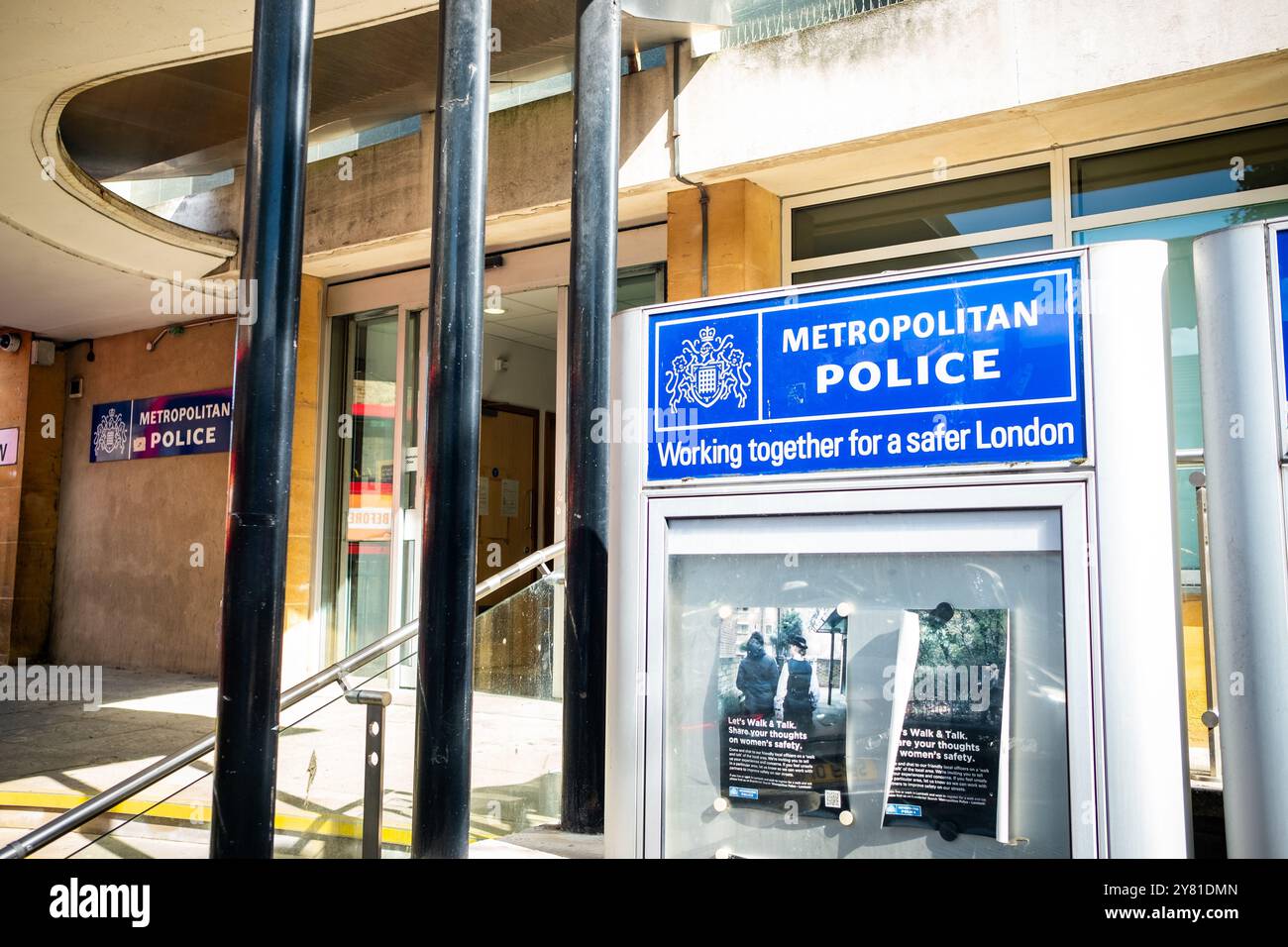 LONDRA - 13 SETTEMBRE 2024: Stazione di polizia di Brixton. Brixton Acre Lane. Stazione di polizia metropolitana per Brixton North Foto Stock