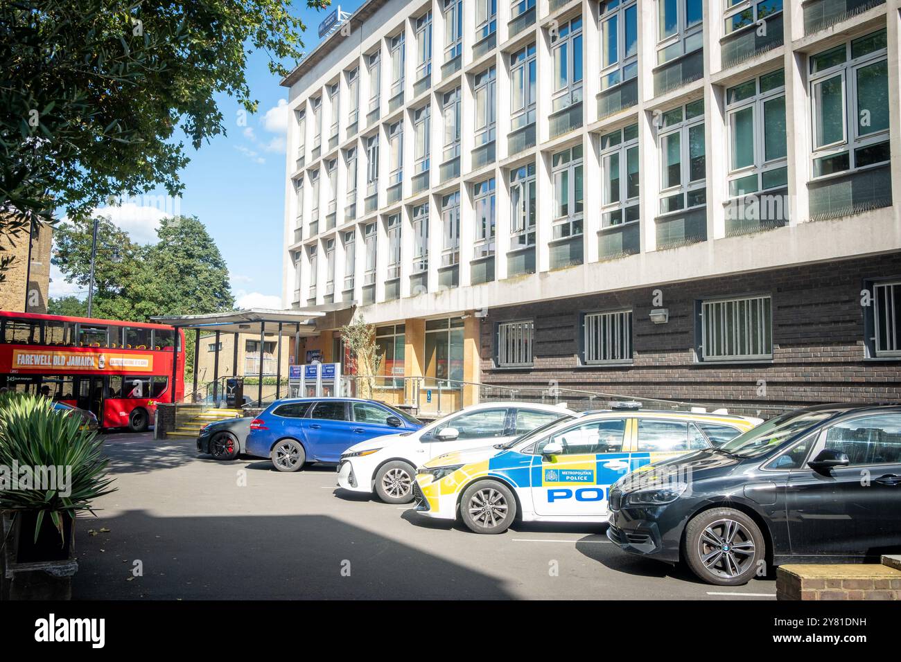 LONDRA - 13 SETTEMBRE 2024: Stazione di polizia di Brixton. Brixton Acre Lane. Stazione di polizia metropolitana per Brixton North Foto Stock