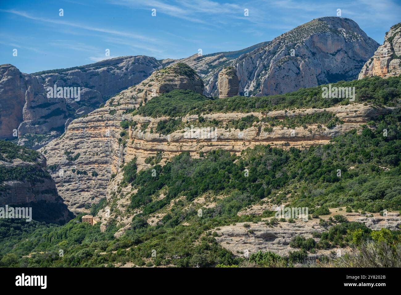 Formazione rocciosa di uovo di San Cosme (huevo de San Cosme), Sierra e Canyons del Parco naturale di Guara, Huesca, comunità di Aragona, Spagna Foto Stock