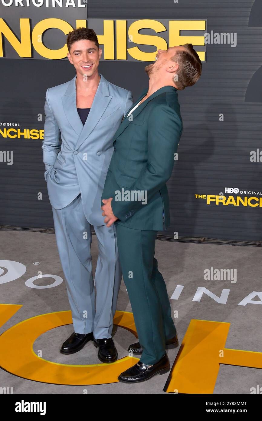 Isaac Powell und Billy Magnussen bei der Premiere der HBO serie The Franchise im Paramount Theater. Los Angeles, 01.10.2024 *** Isaac Powell e Billy Magnussen alla prima della serie HBO The Franchise al Paramount Theater di Los Angeles, 01 10 2024 foto:xD.xStarbuckx/xFuturexImagex franchise 4136 Foto Stock