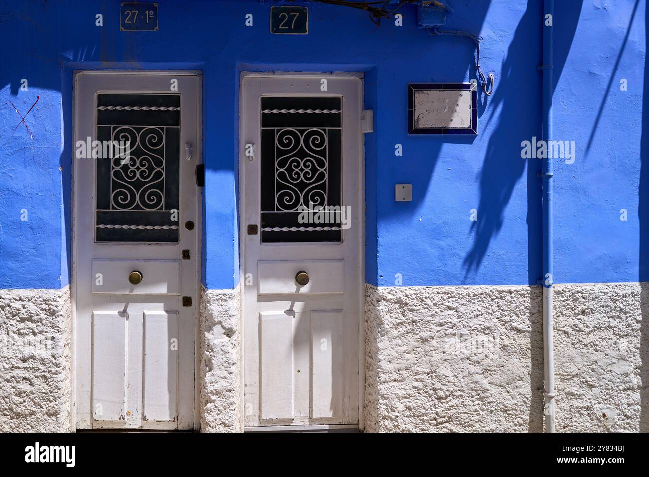 Facciata coloniale, villaggio mediterraneo. Cartagena. Foto Stock