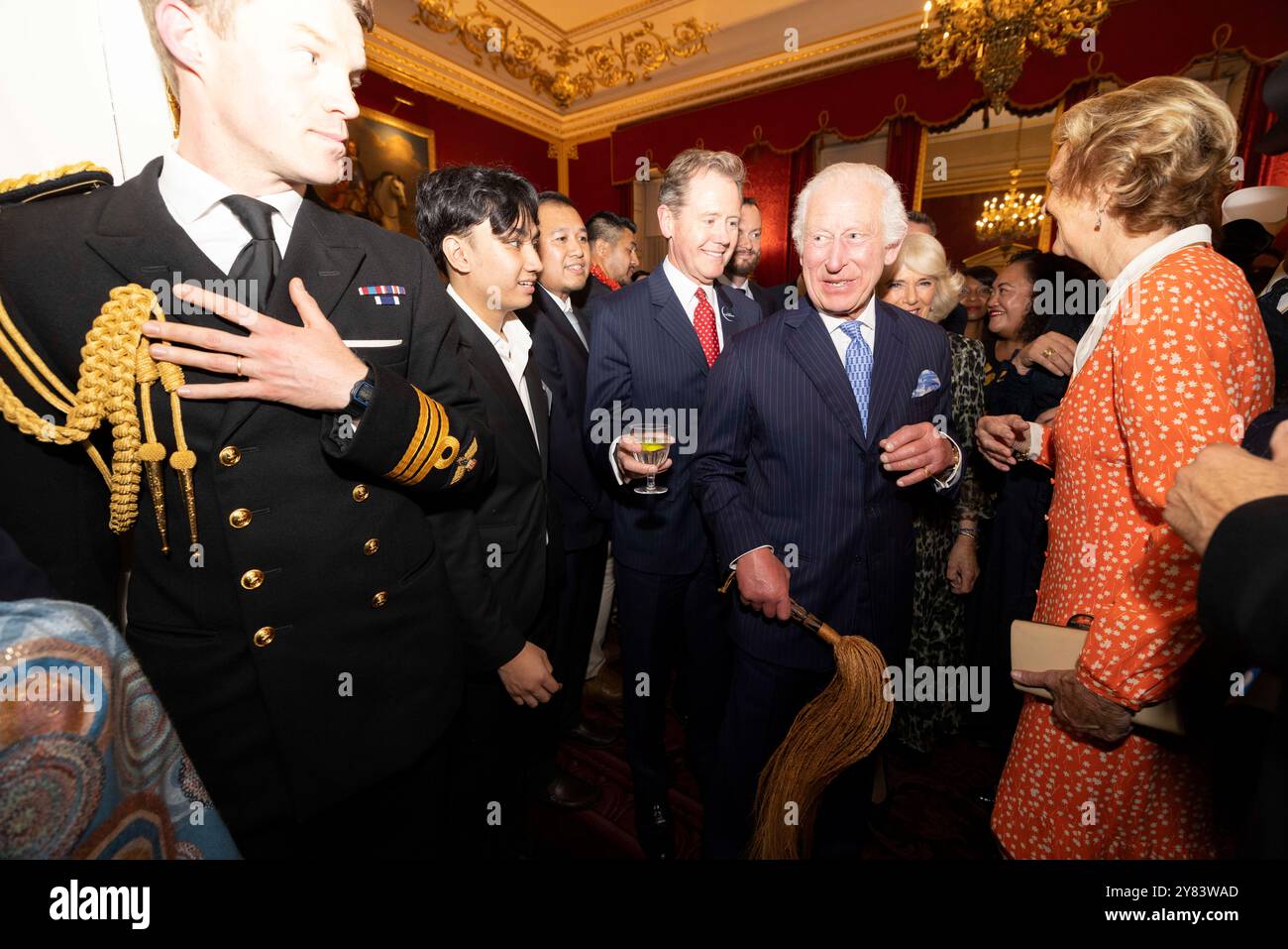 Le loro Maestie, il re Carlo III e la regina Camilla, ospitano un ricevimento al St James's Palace per celebrare la Diaspora del Commonwealth per oltre 300 ospiti. Foto Stock