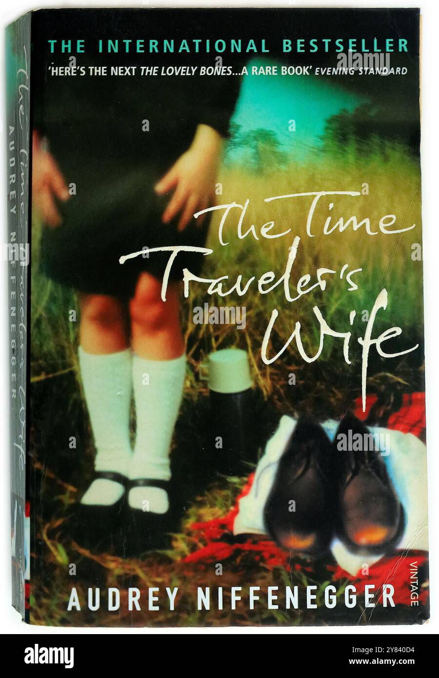 La moglie del viaggiatore del tempo - di Audrey Niffenegger. Copertina del libro, allestimento dello studio. Foto Stock