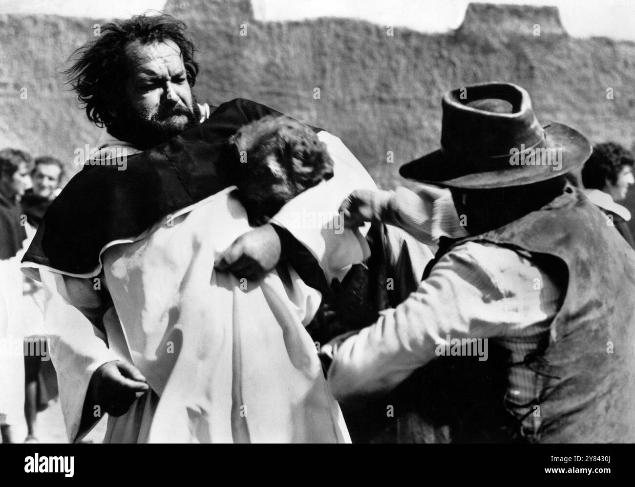 Bud Spencer (a sinistra), sul set del film western italiano "Trinity is Still My Name", titolo italiano: "Continuavano a chiamarlo Trinità", Avco Embassy Pictures, 1971 Foto Stock