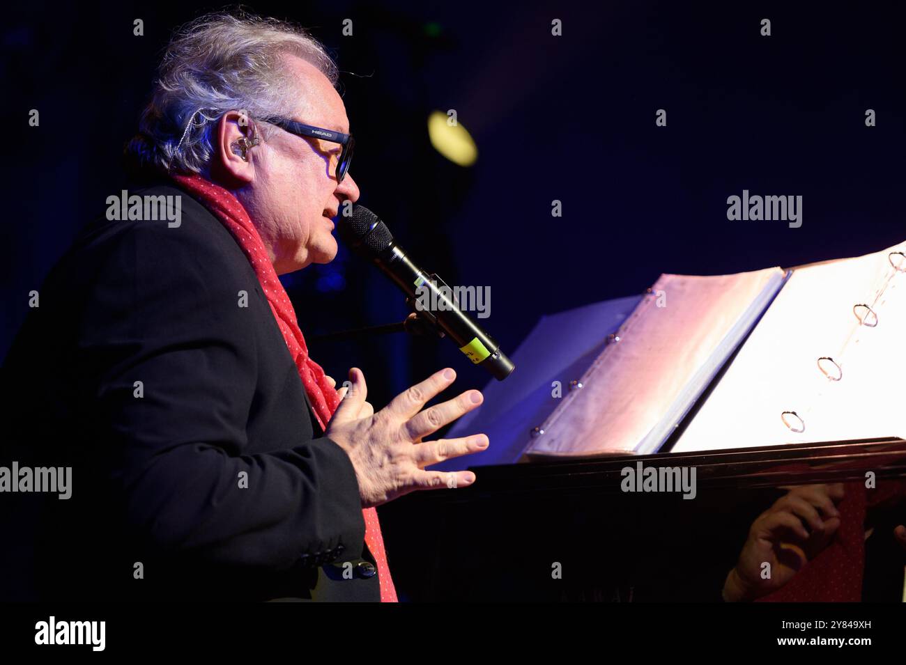 Monaco, Germania. 1 ottobre 2024. Monaco, Germania, 1 ottobre 2024: Heinz Rudolf Kunze durante il Können vor Lachen Tour 2024 al Circus Krone di Monaco, Germania. (Sven Beyrich/SPP) credito: SPP Sport Press Photo. /Alamy Live News Foto Stock