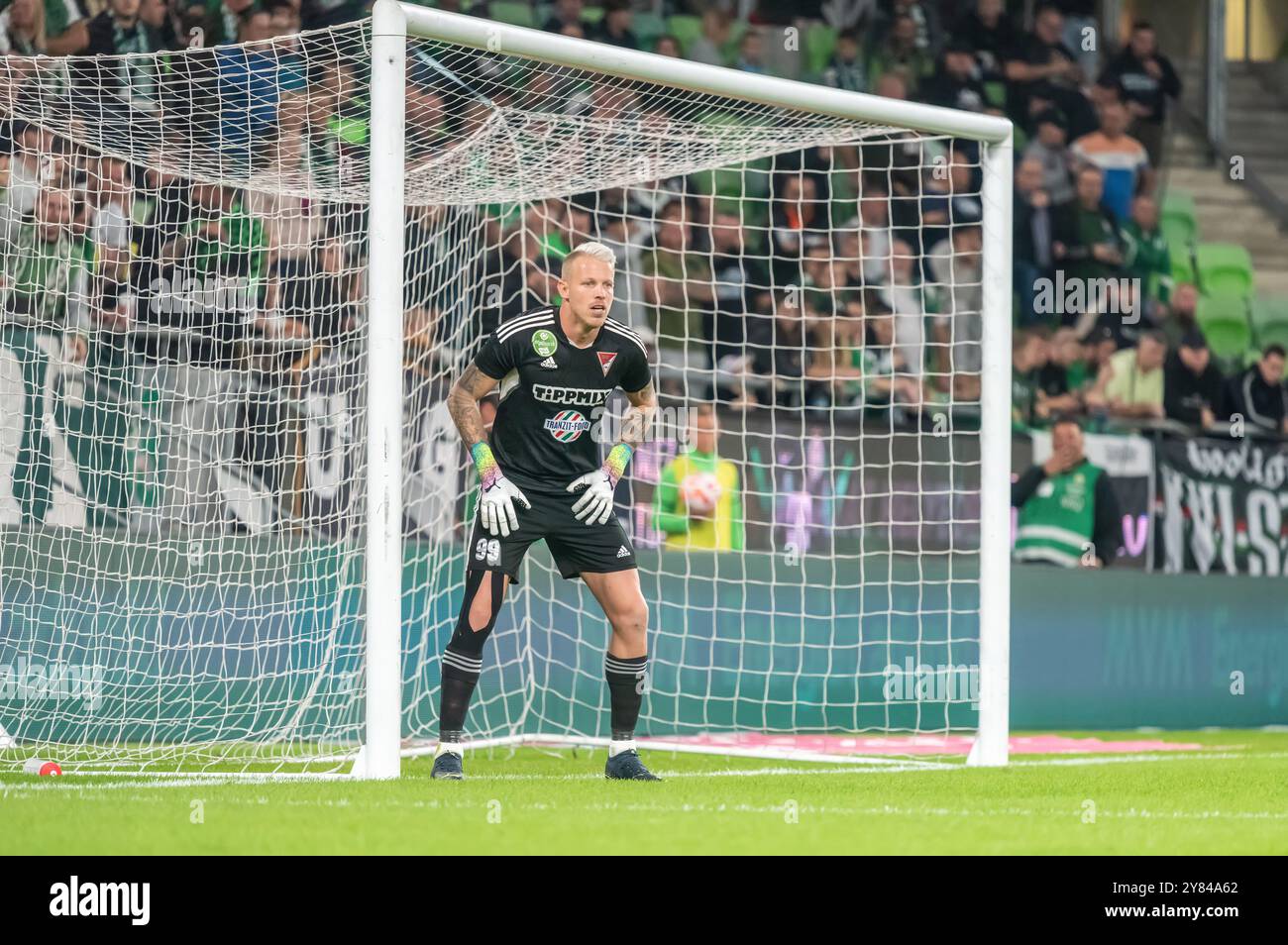 Budapest, Ungheria – 9 ottobre 2022. Il portiere del Debrecen David Grof durante la partita di Liga ungherese Ferencvaros contro Debrecen (2-0). Foto Stock