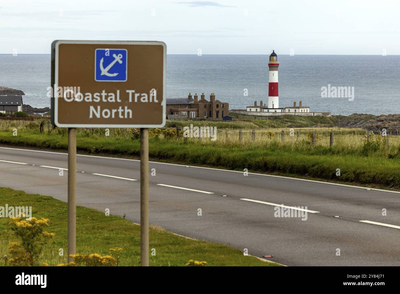 Buchan Ness Lighthouse and Coastal Trail North Road Signs, Peterhead, Aberdeenshire, Scozia, Regno Unito, Europa Foto Stock