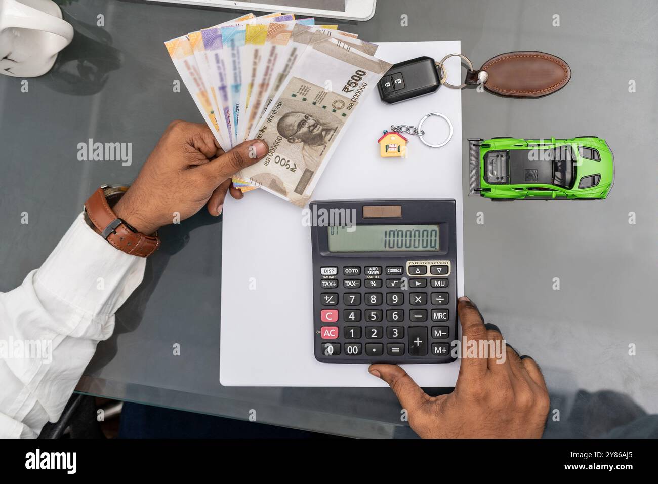 Concetto di credito, finanza e gestione contabile, mutui ipotecari, tasso di interesse, debito, credito, immagine rifinanziamento, soluzioni finanziarie assicurative Foto Stock