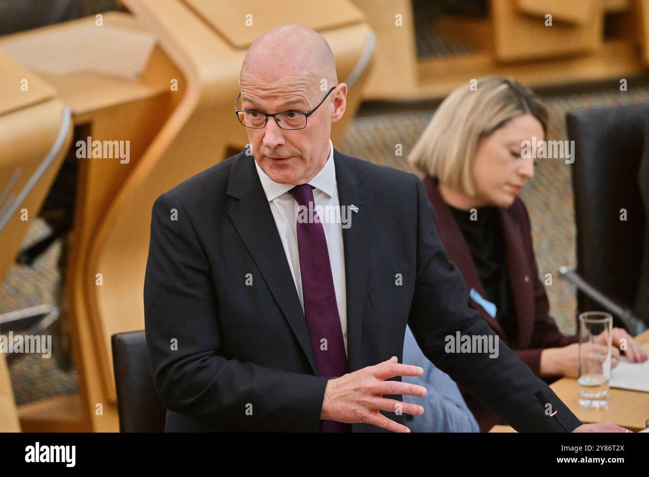 Edimburgo Scozia, Regno Unito 03 ottobre 2024. La polizia al di fuori del Parlamento scozzese chiede una paga equa. credito sst/alamy notizie in diretta Foto Stock