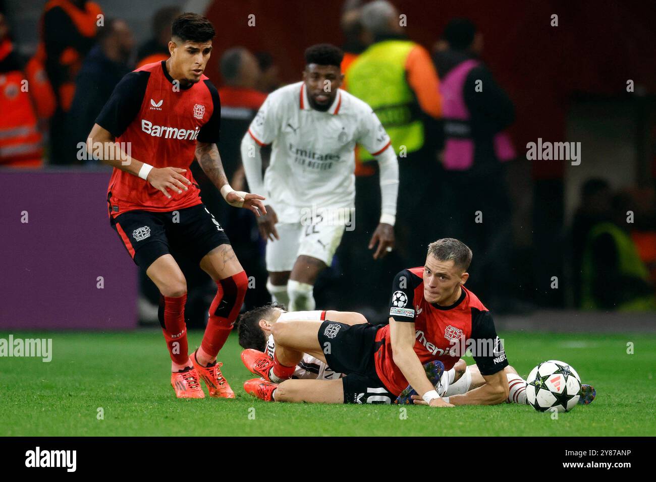 Leverkusen, Deutschland, UEFA Champions League, Matchday 2, Bayer 04 Leverkusen - AC Milan 1-0 01. 10. 2024 in der Bay-Arena a Leverkusen Florian WIRTZ (LEV) Re.- foto: Norbert Schmidt, Duesseldorf Foto Stock