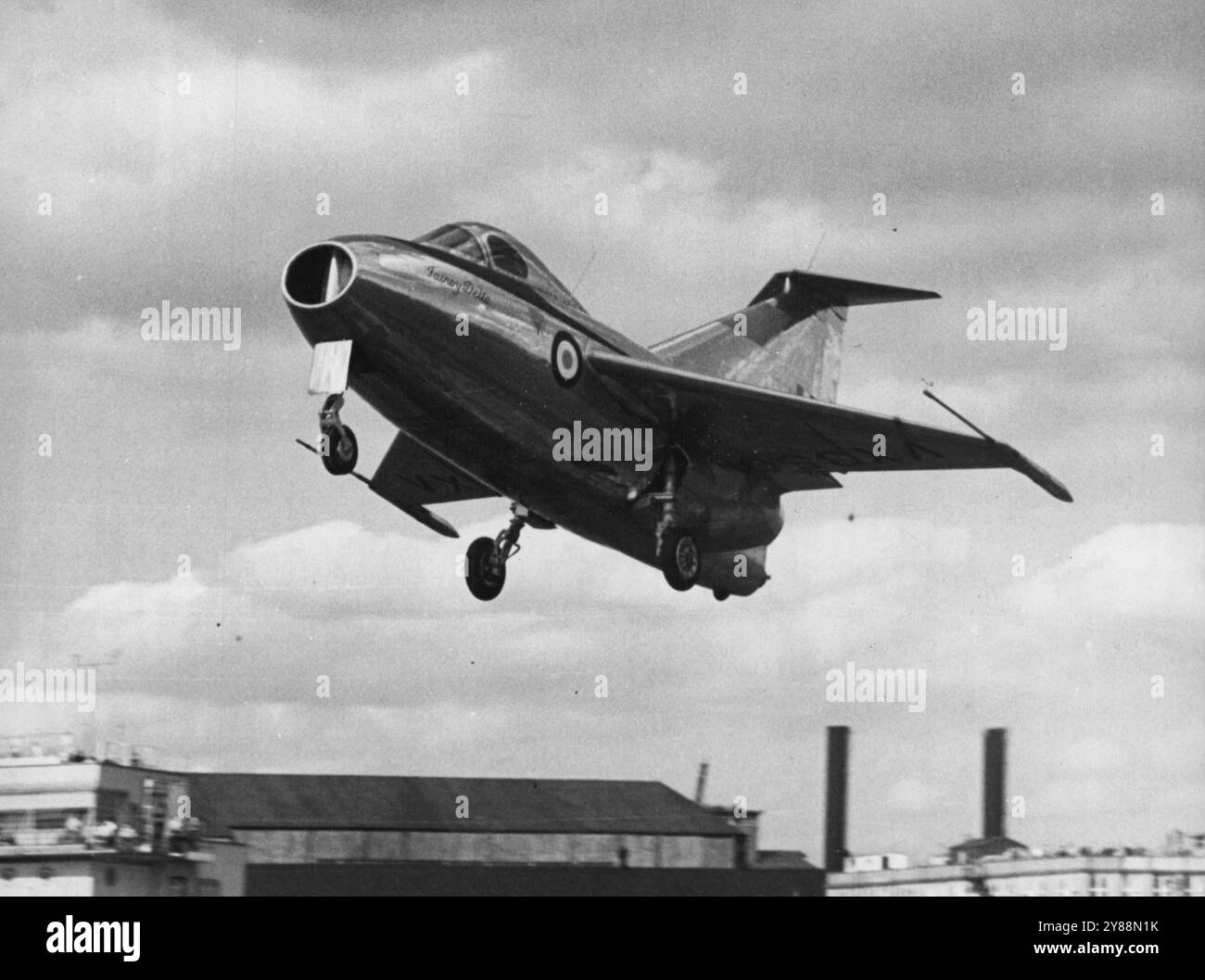 Il Farnborough Air Show -- l'aereo di ricerca Fairey con ala delta alimentato da un motore a reazione Rolls-Royce Derwent, è la macchina più piccola del suo tipo nello SBAC Show ora aperta. 7 settembre 1954. Foto Stock