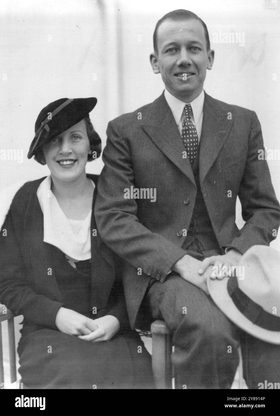Il signor e la signora A.F. Albert. 3 settembre 1954. Foto Stock Il signor e la signora A.F. Albert. 3 settembre 1954. Foto Stock