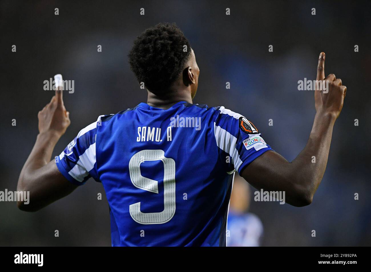 3 ottobre 2024: Stadio Dragao, Porto, Portogallo; Europa League Football, FC Porto contro Manchester United: Samuel Omorodion di Porto celebra il suo 2° gol nella notte del 3-2 al 50° minuto Foto Stock