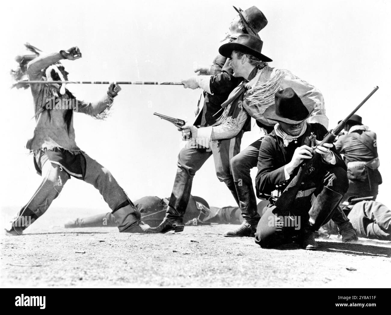 G.P. HUNTLEY ed ERROL FLYNN nel ruolo di George Armstrong Custer alla Battaglia del piccolo grande Horn in ESSI MORIRONO CON I LORO STIVALI SUL regista RAOUL WALSH Music del 1941 Max Steiner Warner Bros Foto Stock