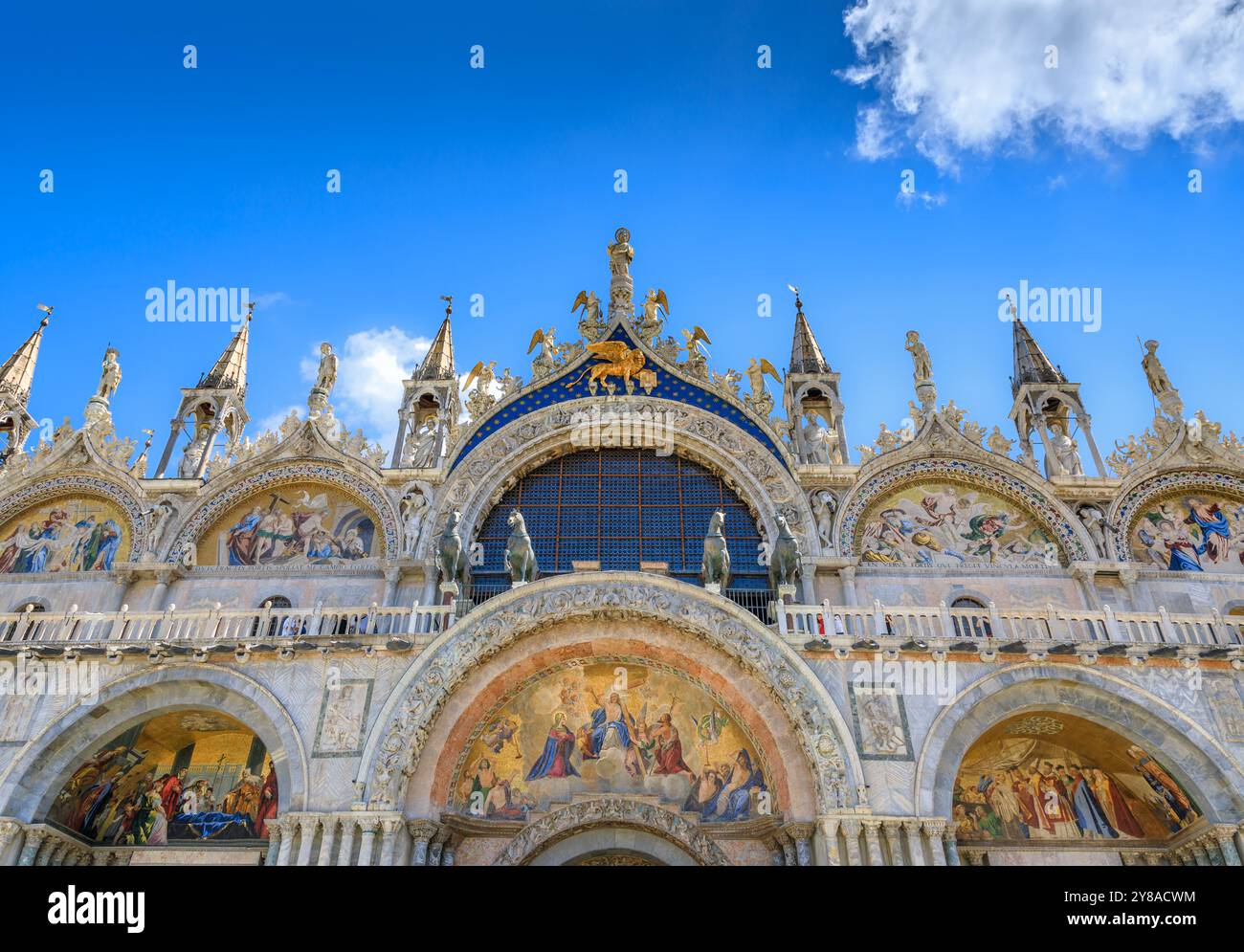 La facciata occidentale della Basilica di San Marco a Venezia Foto Stock