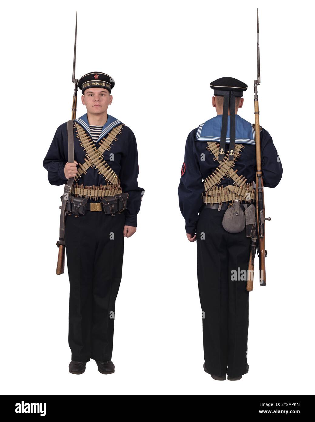 Marine della Marina sovietica durante la seconda guerra mondiale. L'iscrizione sul berretto senza picchetti "Navy". Isolato su bianco Foto Stock