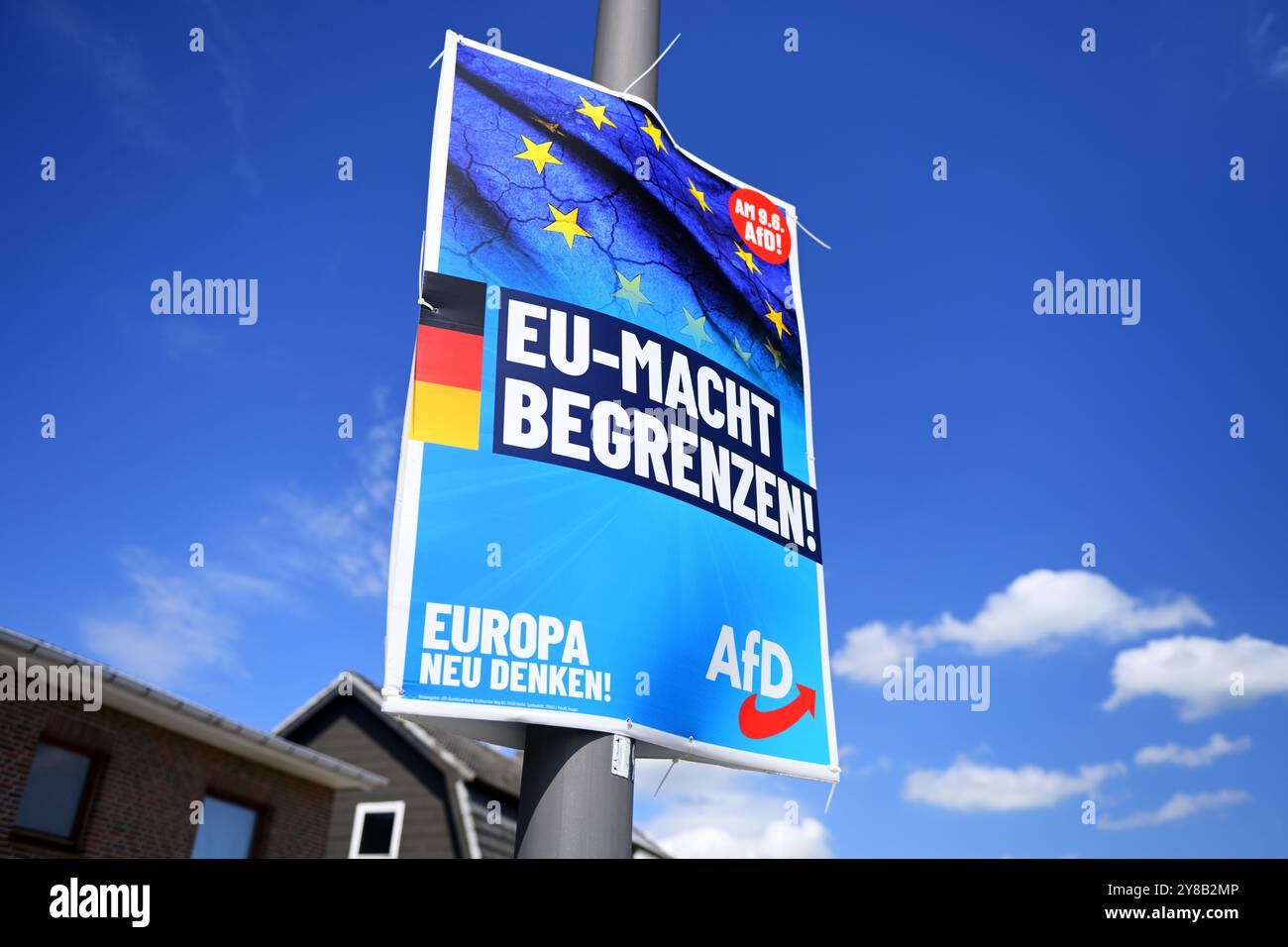 Manifesto elettorale AFD per le elezioni europee con l'iscrizione limita il potere dell'UE ad Amburgo, Germania, Wahlplakat der AfD zur Europawahl mit Aufschri Foto Stock