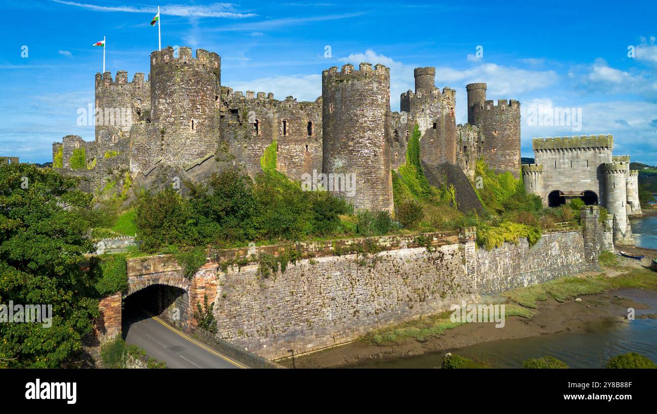 Castello di Conwy sul fiume Conwy. Immagine aerea. Foto Stock