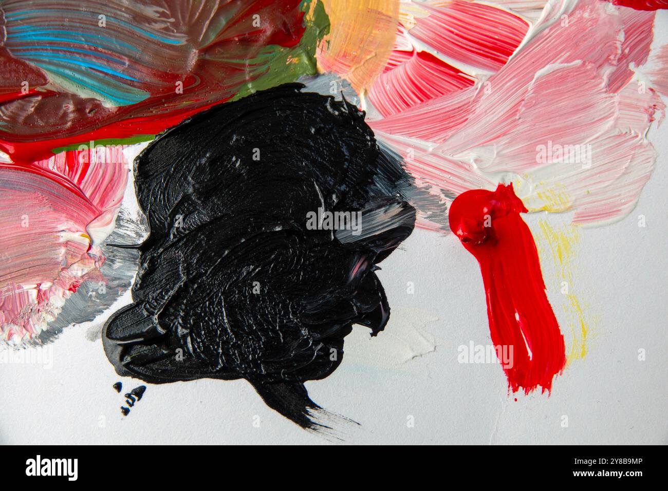 Tavolozza di colori misti da un pennello artistico Foto Stock