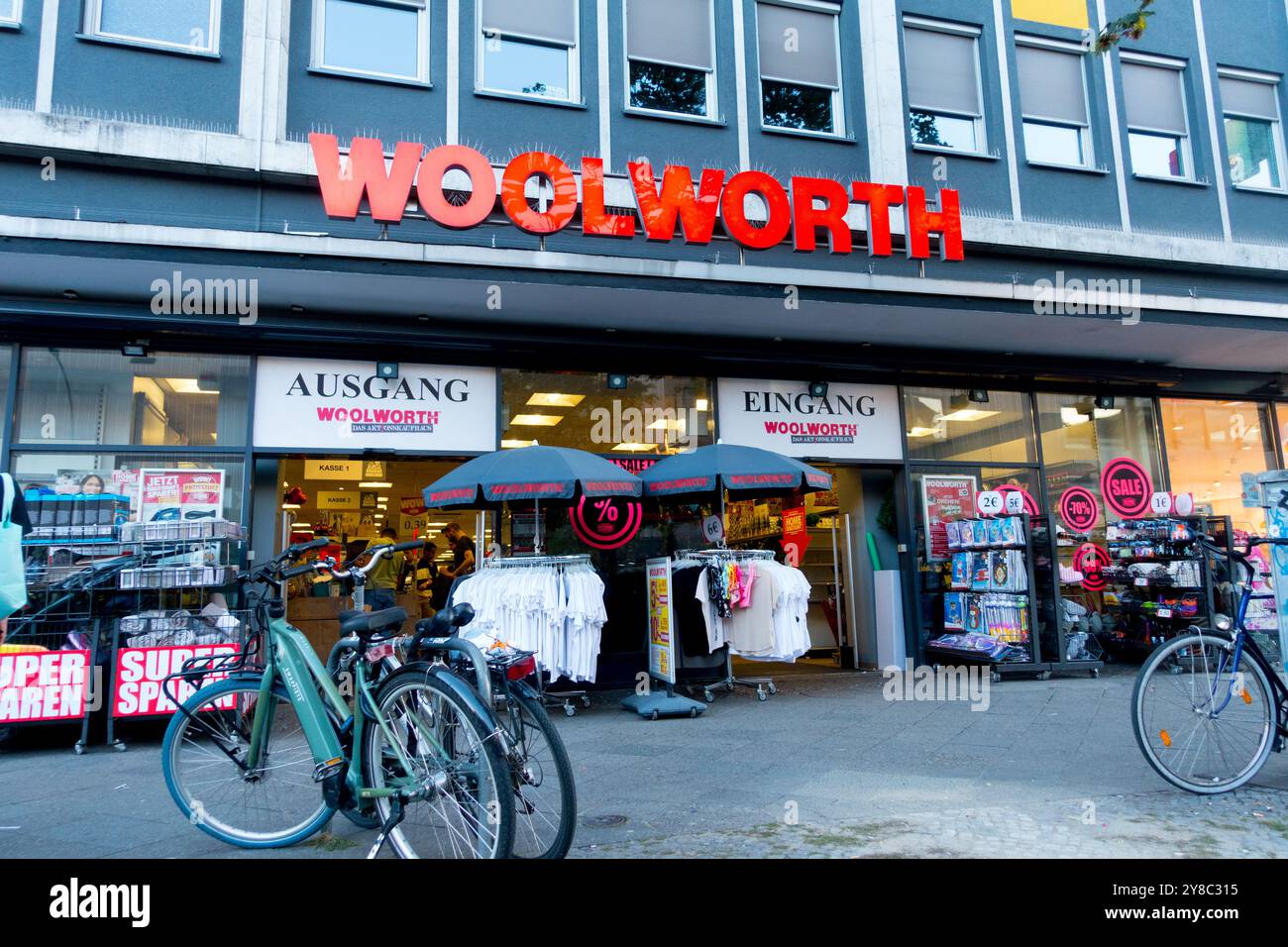 Woolworth, supermercato, catena di vendita al dettaglio, Logo Woolworth Sign Germany Brand Signage Foto Stock