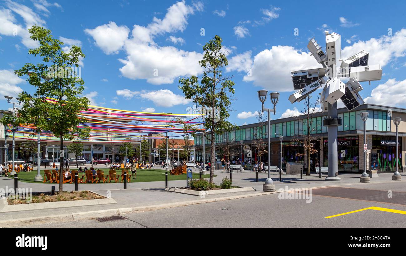 Persone nei negozi CF di Don Mills a Toronto. Foto Stock