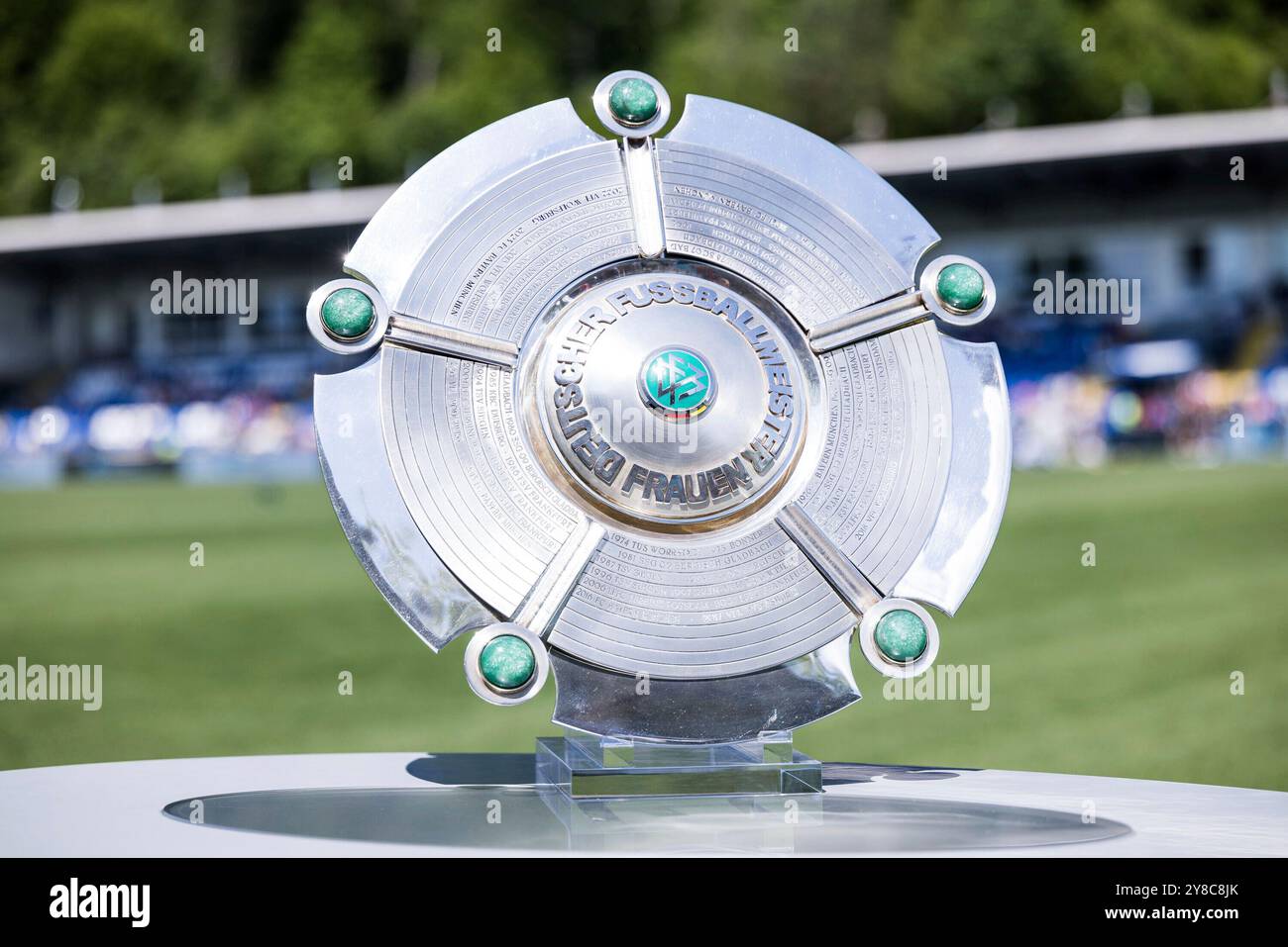 Hoffenheim, Germania. 20 maggio 2024. Die Meisterschale der Frauen Bundesliga GOOGLE PIXEL Frauen Bundesliga, TSG Hoffenheim - FC Bayern M?nchen, Hoffenheim, Dietmar-Hopp-Stadion AM 20.05.2024 LE NORMATIVE DFB VIETANO QUALSIASI USO DI FOTOGRAFIE COME SEQUENZE DI IMMAGINI E/O QUASI-VIDEO. Credito: dpa/Alamy Live News Foto Stock