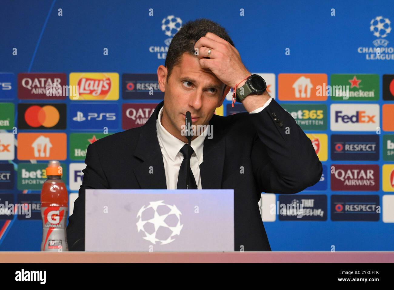 Lipsia, Germania. 3 ottobre 2024. Thiago Motta (Trainer, Juventus Torino) zur Pressekonferenz. GER, RB Leipzig vs. Juventus Torino, Fussball, UEFA Champions League, 2. Spieltag, Saison 2024/2025, 02.10.2024 foto: Eibner-Pressefoto/Bert Harzer credito: dpa/Alamy Live News Foto Stock