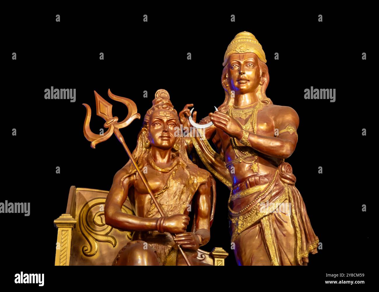 idol del dio santo indù, signore shiva, all'aperto da diverse angolazioni, l'immagine viene scattata al corridoio del tempio mahakaleshwar mahakal ujjain madhya pradesh india. Foto Stock