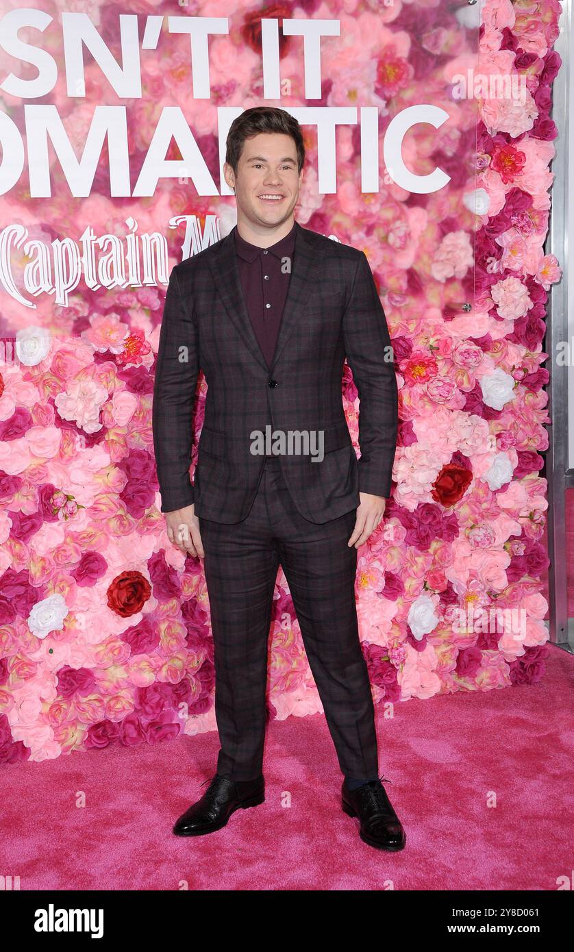 Adam DeVine presso il Los Angeles premiere di "non è Romantico" tenutasi presso l'Hotel Ace Theatre di Los Angeles, Stati Uniti d'America il 11 febbraio, 2019. Foto Stock