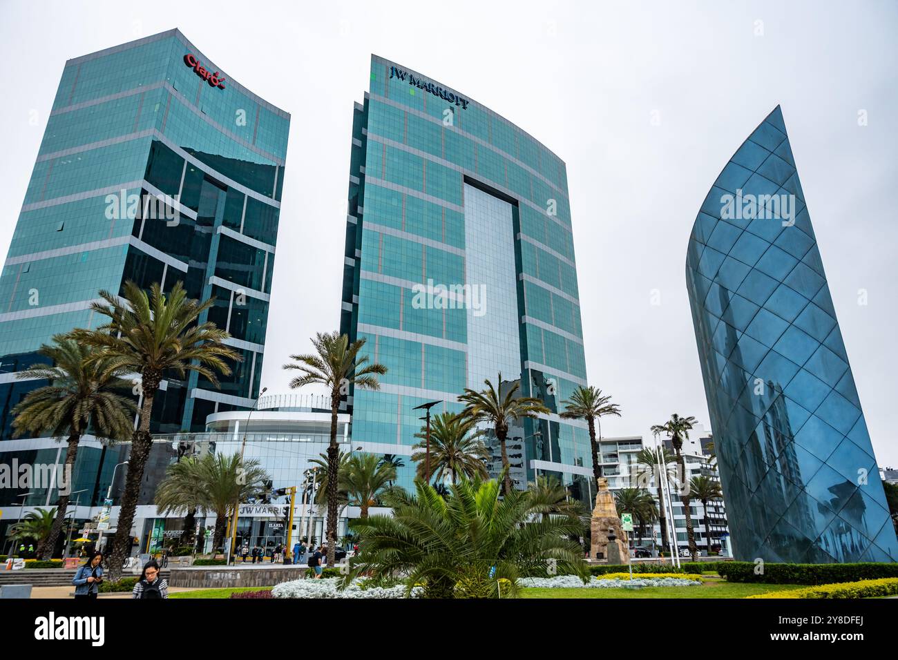 Edifici moderni nel quartiere di Miraflores, Lima, Perù, Sud America. Foto Stock