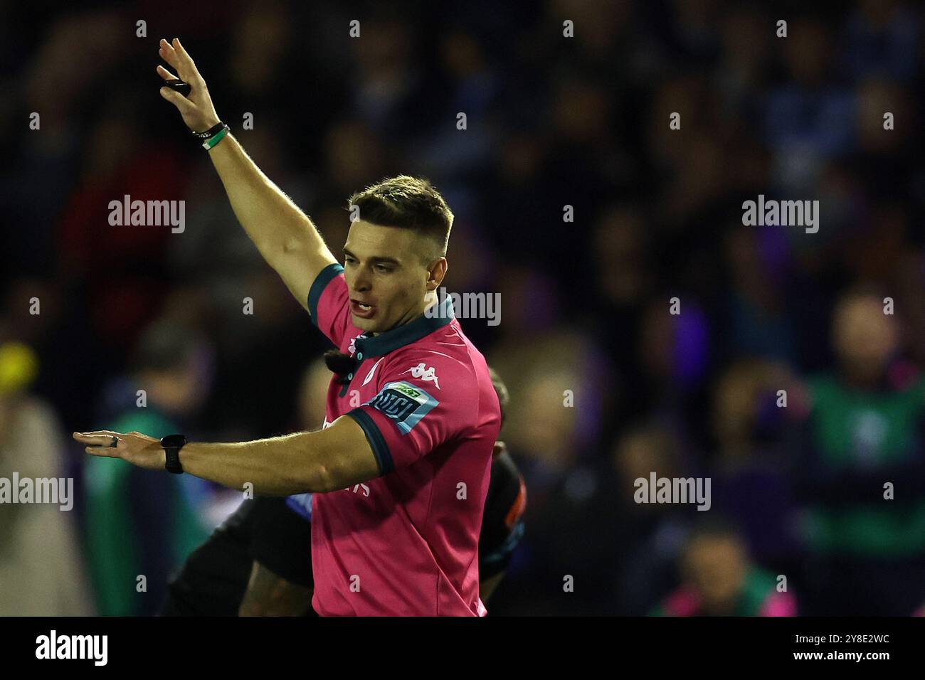 Cardiff, Regno Unito. 4 ottobre 2024. Arbitro Morne Ferreira in azione. United Rugby Championship, Cardiff Rugby contro Glasgow Warriors al Cardiff Arms Park di Cardiff, Galles, venerdì 4 ottobre 2024. foto di Andrew Orchard/Andrew Orchard fotografia sportiva/Alamy Live news crediti: Andrew Orchard fotografia sportiva/Alamy Live News Foto Stock