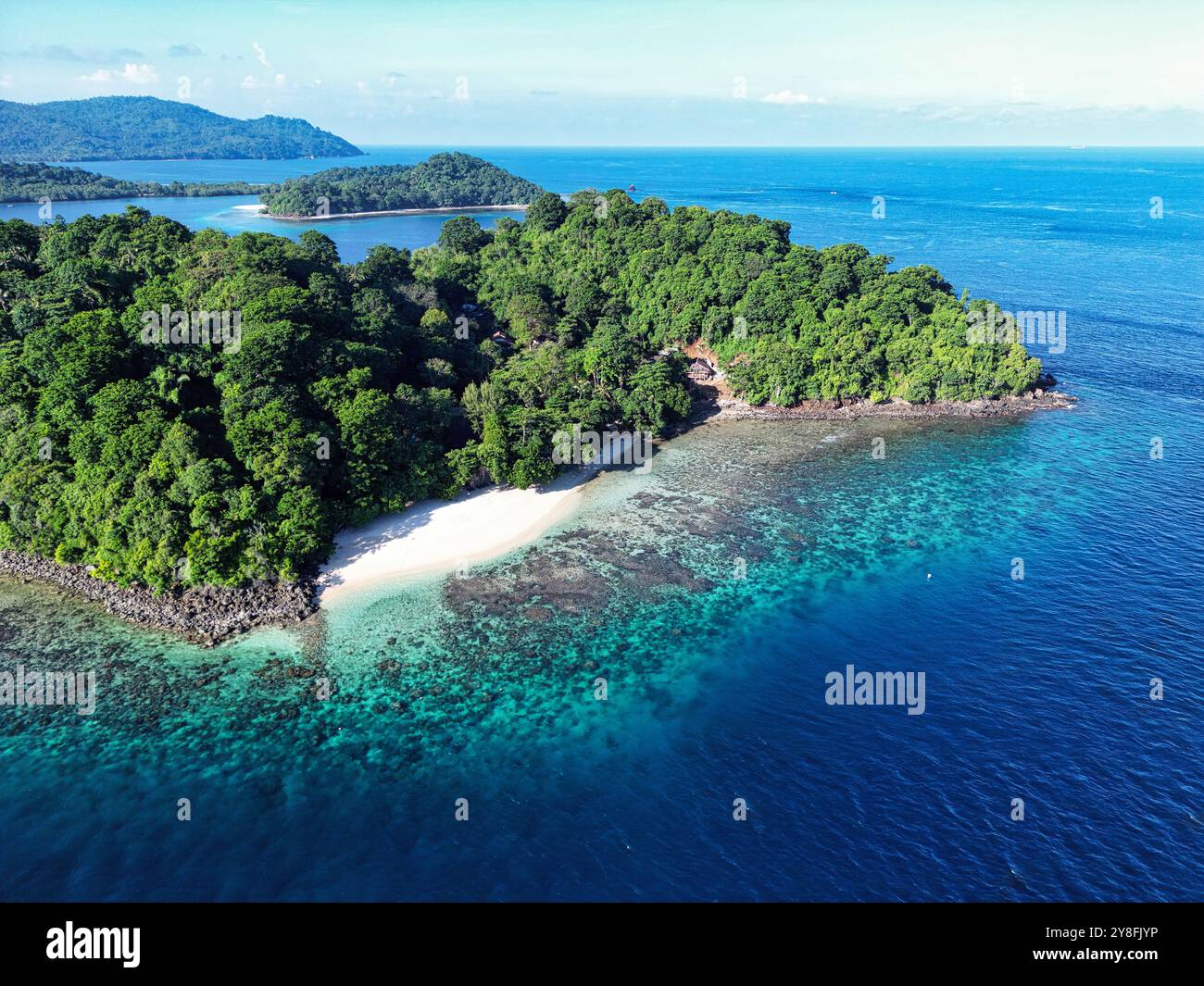 Indonesia Bangka - Vista del drone della barriera corallina dell'Isola di Bangka Foto Stock