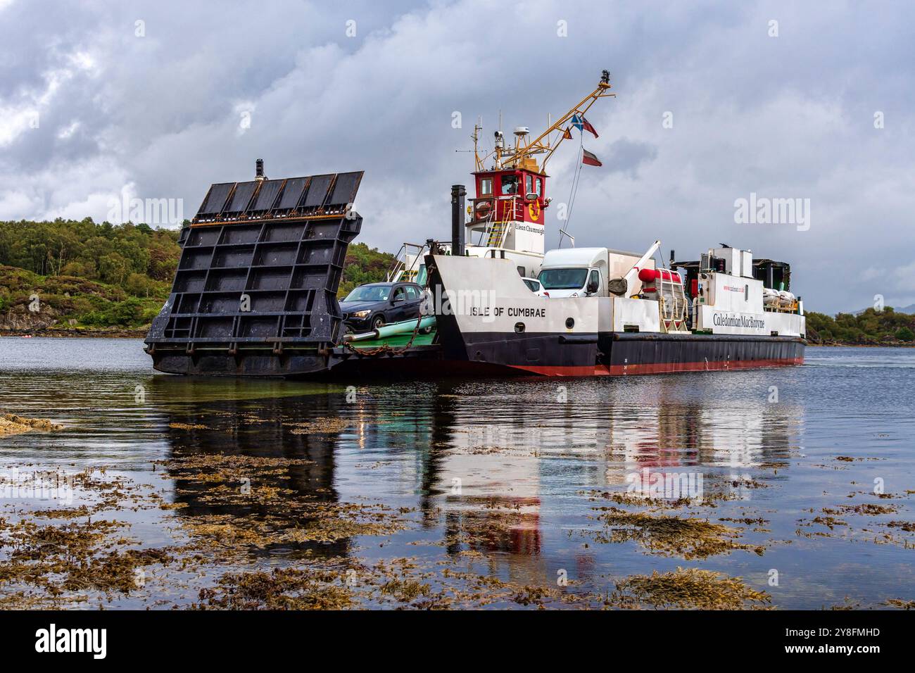 Il traghetto Caledonian MacBrayne Isola di Cumbrae sulla rotta estiva tra Tarbert e Portavadie - agosto 2019. Foto Stock