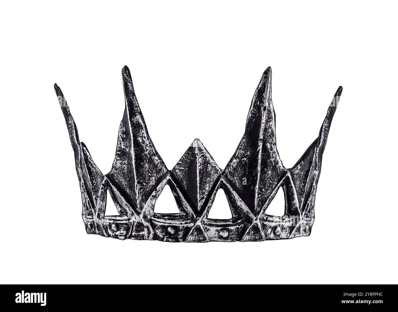 Antica corona reale fantasy oscura isolata su sfondo bianco con percorso di ritaglio Foto Stock