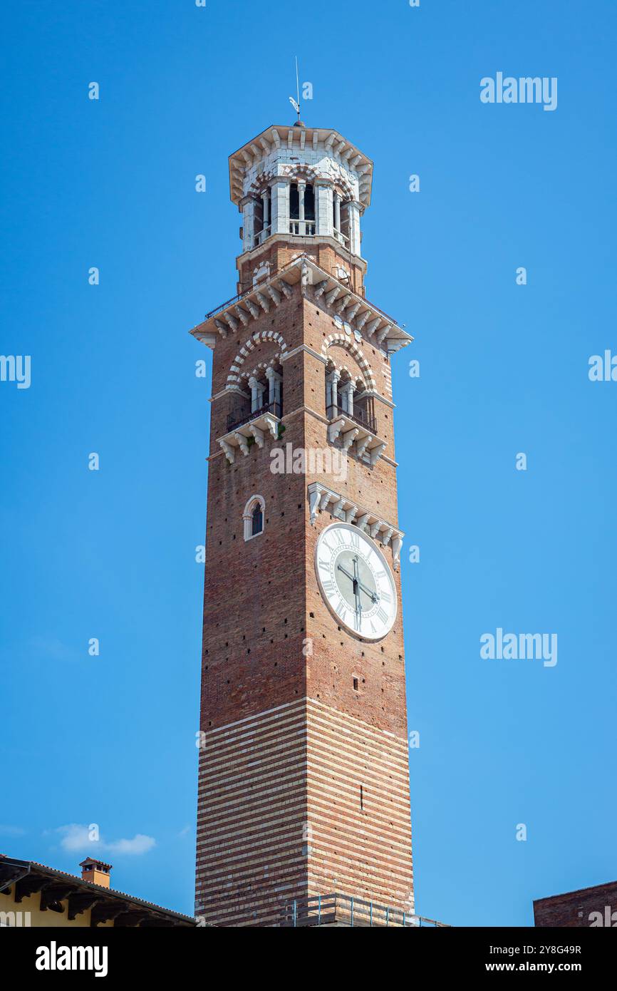 Torre Lamberti, la torre medievale più alta di Verona, in Italia Foto Stock
