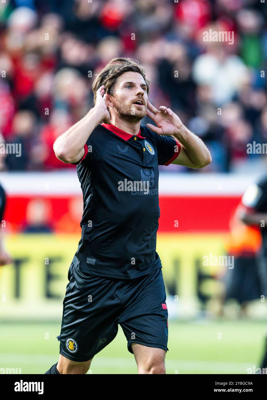 Leverkusen, BayArena, 05.10.2024: Jonas Hofmann (Bayer 04 Leverkusen) schiesst das 2:0 Tor und jubelt beim Spiel der 1. Bundesliga Bayer 04 Leverkusen vs. Holstein Kiel. Crediti: Mika Volkmann/Alamy Live News Foto Stock