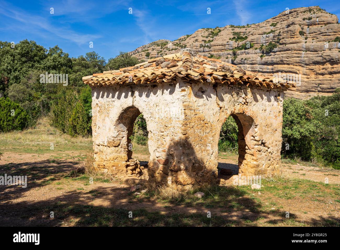 Esorcismo a croce bianca (esconjuradero de la cruz blanca) , Vadiello, Sierra e Canyon del Parco naturale di Guara, Huesca, comunità Aragona, Spagna. Foto Stock